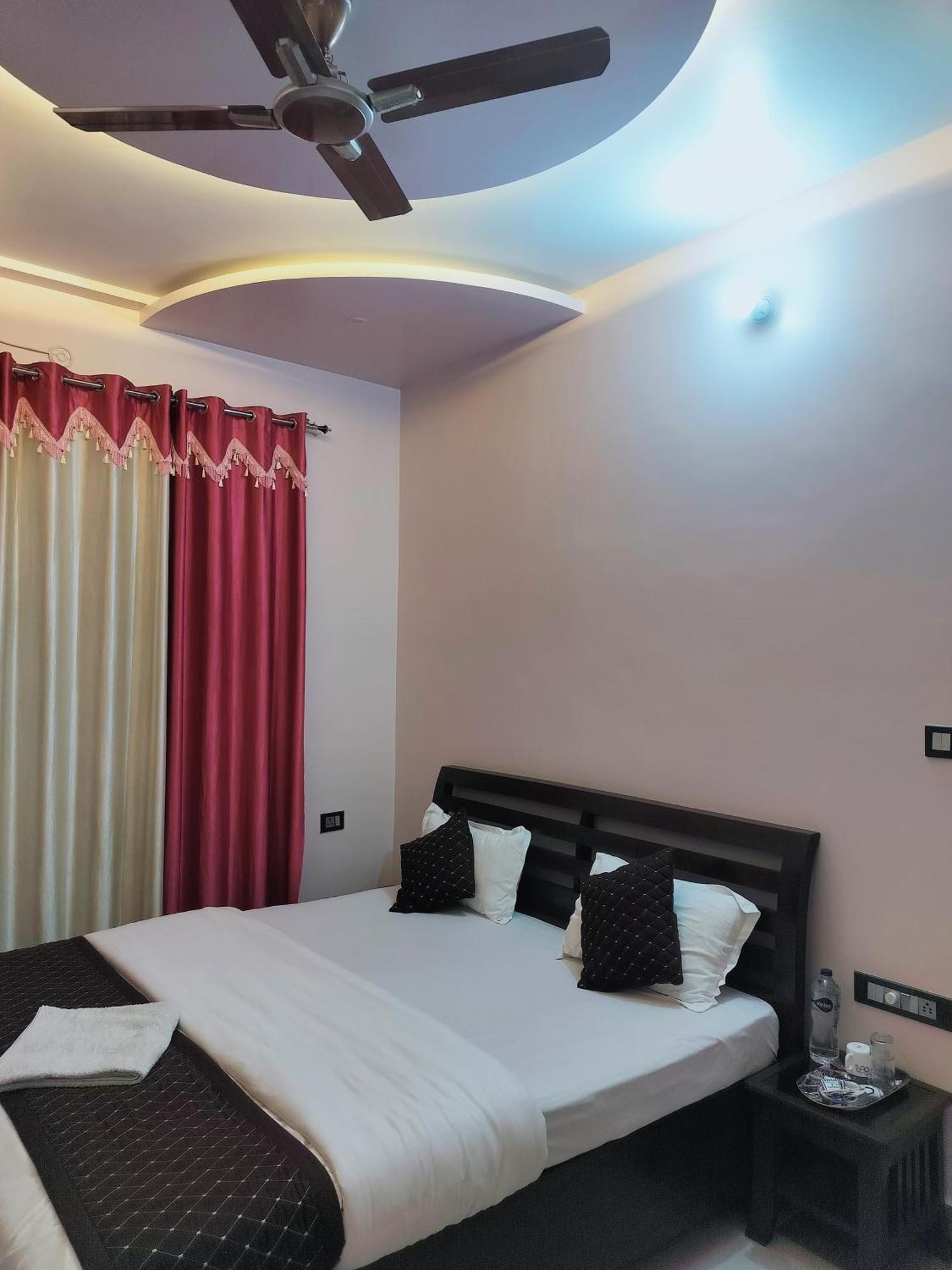 Shree Nanda Guest House Варанаси Екстериор снимка