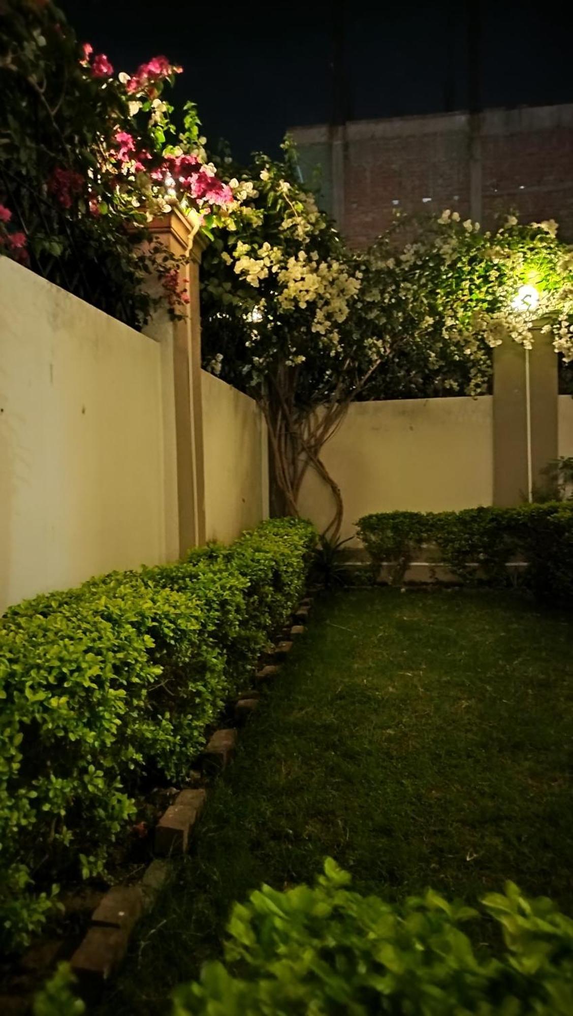 Shree Nanda Guest House Варанаси Екстериор снимка